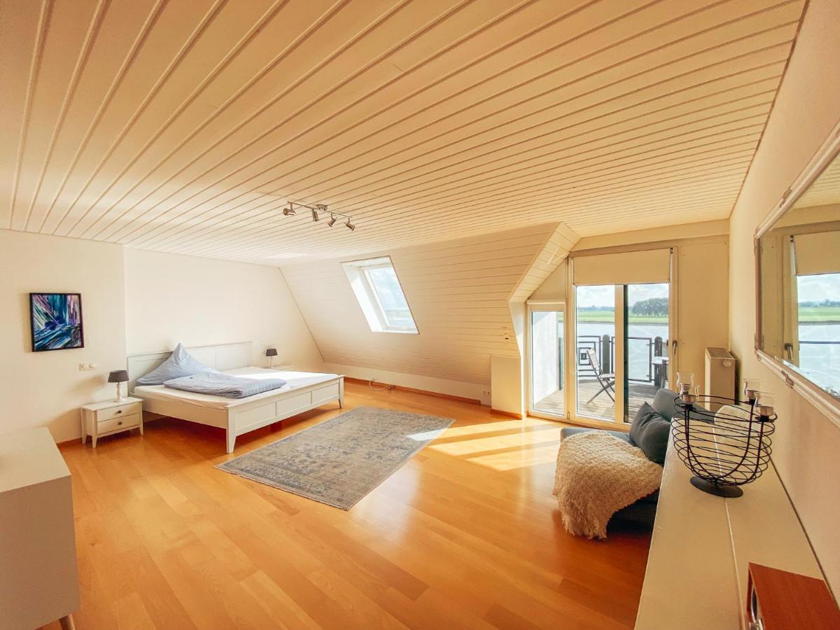 Rheinloft 3 - Grosse Giebelwohnung Mit Dachterrassen An Der Rheinpromenade Emmerich Exterior photo